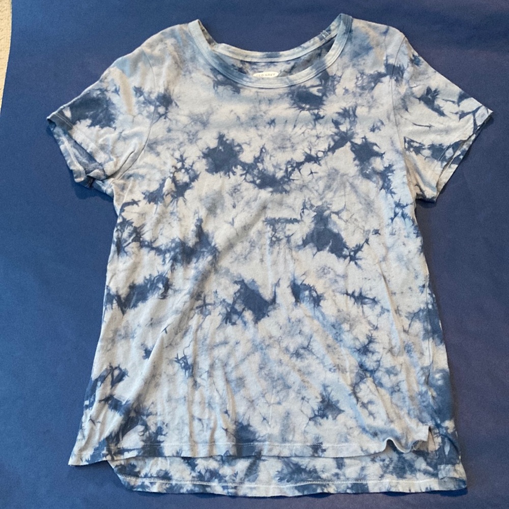 • Blue tie-dye tee •